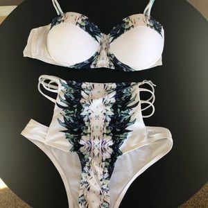 S - Bikini Top & High Waisted Bottom